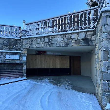 Vue Magnifique Avec Piscine,pied Des Pistes De Ski,garage Appartement *