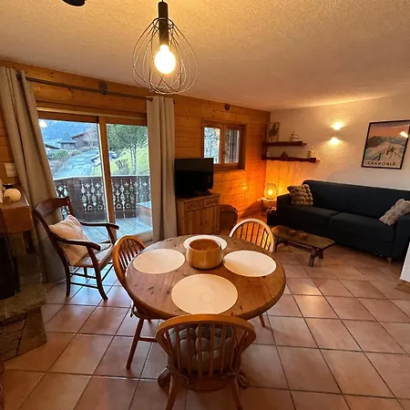 Vue Magnifique Avec Piscine,pied Des Pistes De Ski,garage *