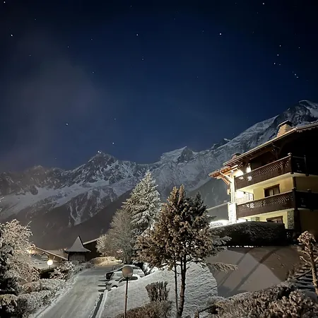 Vue Magnifique Avec Piscine,pied Des Pistes De Ski,garage